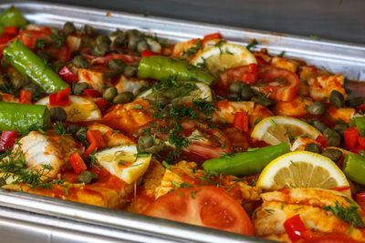 Baked fish with vegetables 