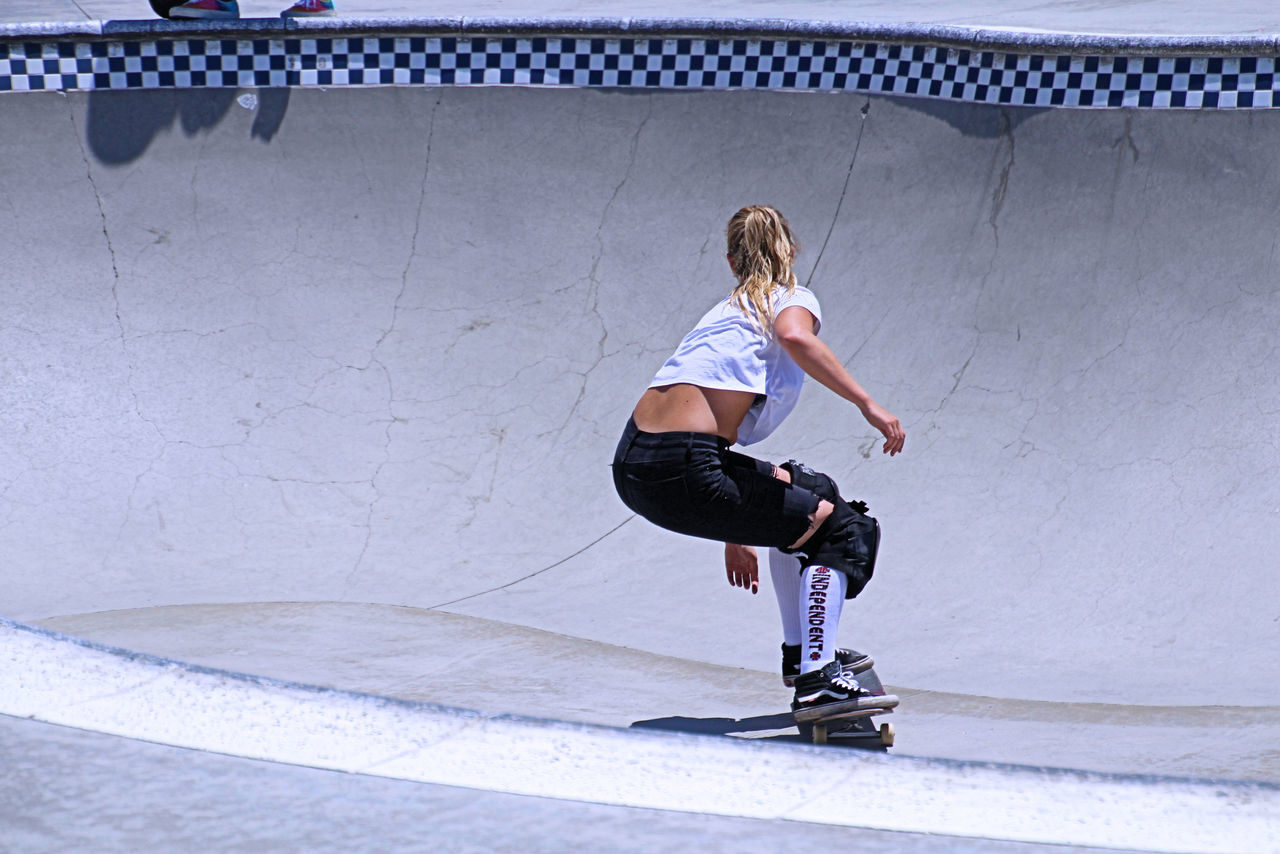 Skateboarding, female, girls, mother, drop in,