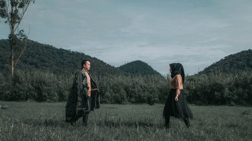 A couple first meet at the nature