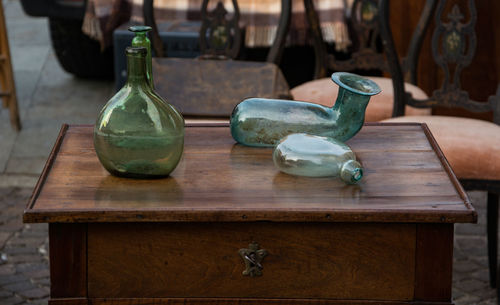 Antique bottles in the antiquities market