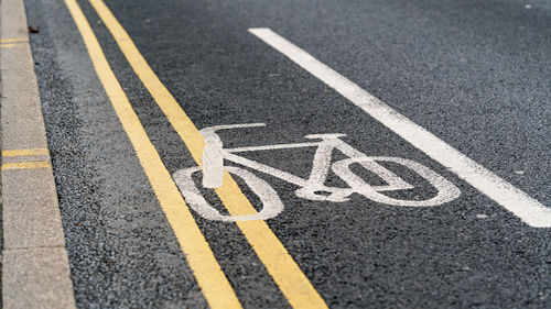 Bicycle lane sign