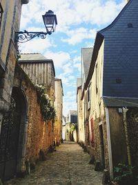 Narrow alley in city