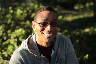 Portrait of smiling man in sunglasses 