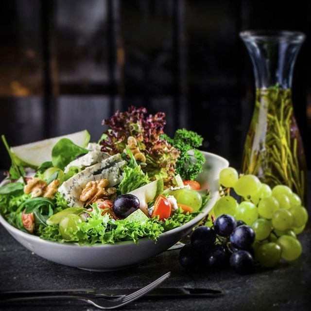 FRUITS IN BOWL