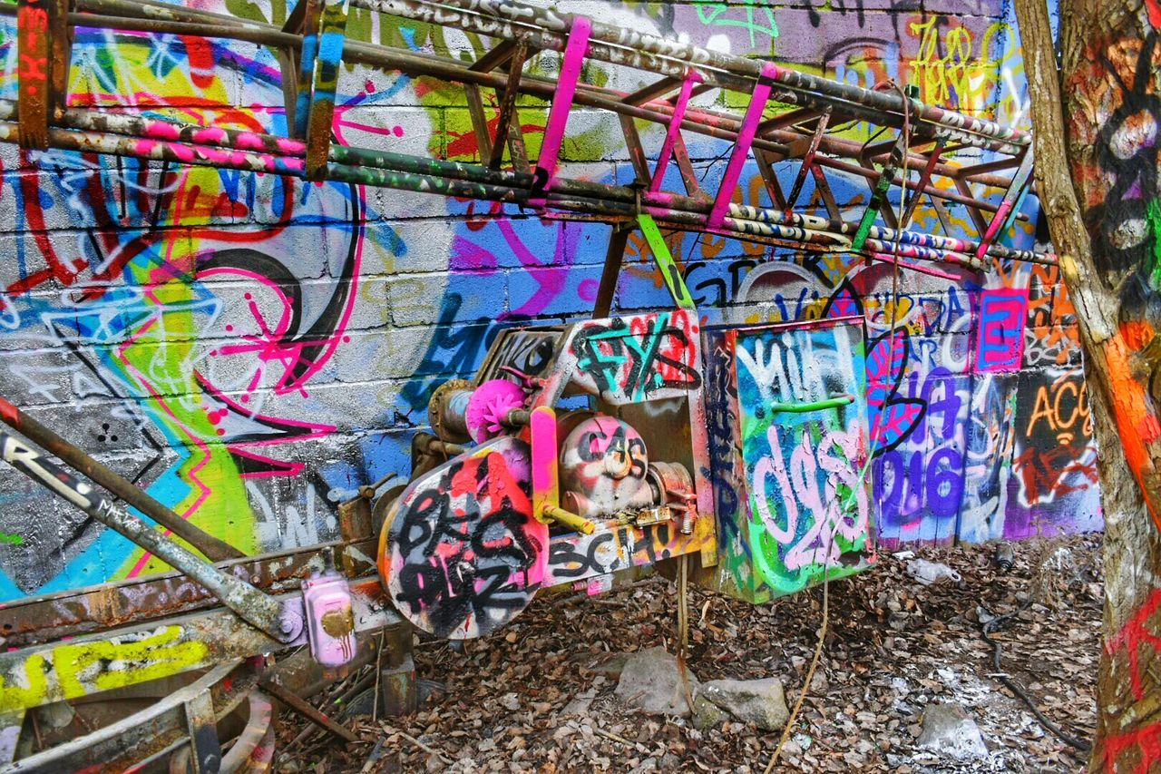 graffiti, art, creativity, art and craft, multi colored, wall - building feature, built structure, architecture, street art, pattern, abandoned, vandalism, design, wall, metal, day, no people, damaged, mural, backgrounds