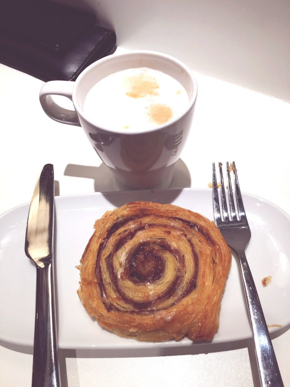 HIGH ANGLE VIEW OF COFFEE SERVED ON TABLE