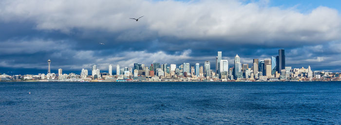 Panoramic shot of the seattle skyline on a clear day.