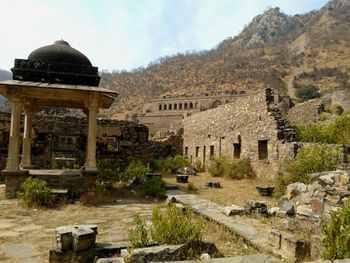 Bhangarh fort against mountains