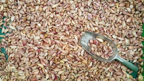 Full frame shot of garlic cloves