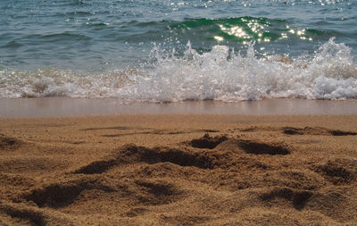 Waves splashing on shore