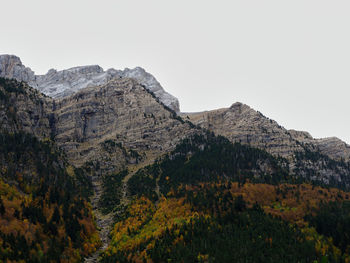 Early fall at the entrance to the bujaruelo valley, spain