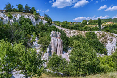 The stone marriage is a natural phenomenon