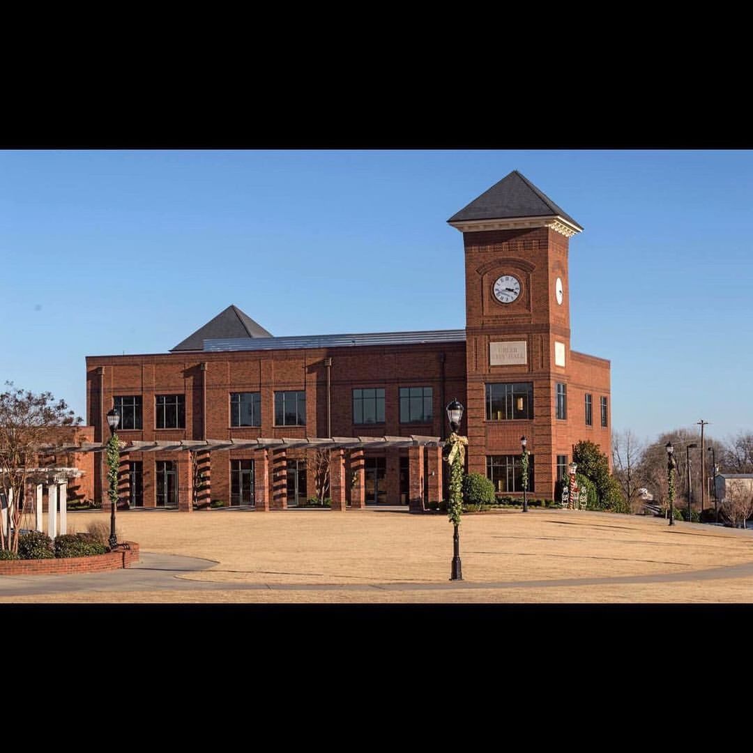 FACADE OF BUILDING AGAINST CLEAR BLUE SKY