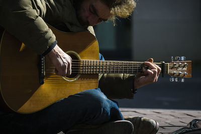 Man playing guitar