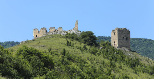 Old ruin building against sky