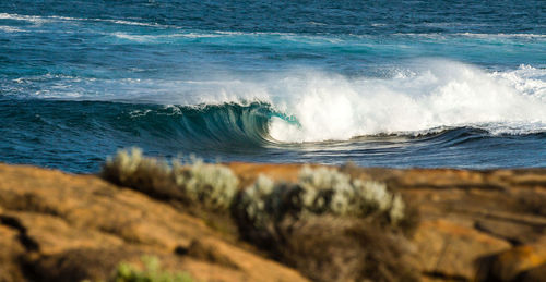 Waves splashing in sea