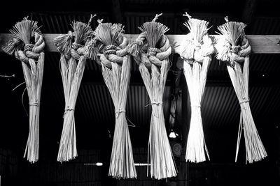 Row of objects in row