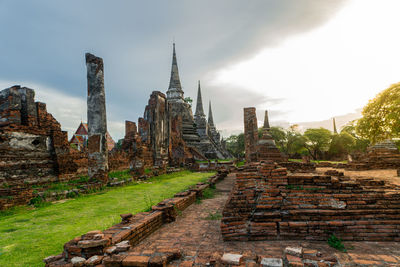 Old ruins of building against sky