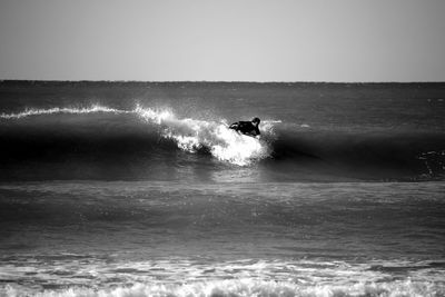 Waves splashing in sea