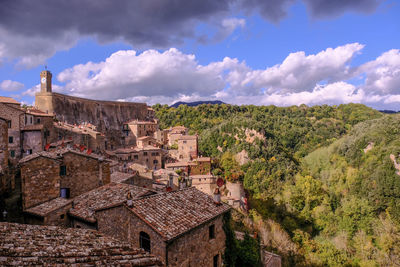 View of old ruins against sky