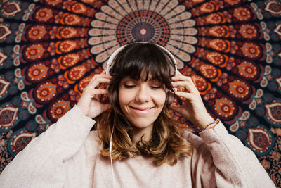 Portrait of a smiling young woman