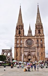 People in front of cathedral 