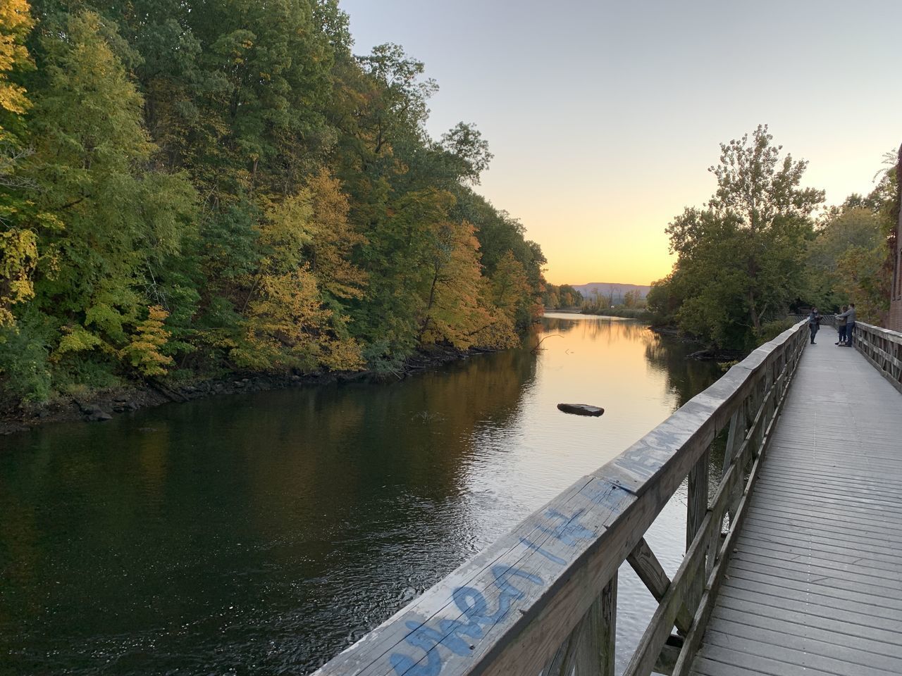 SCENIC VIEW OF RIVER AGAINST SKY