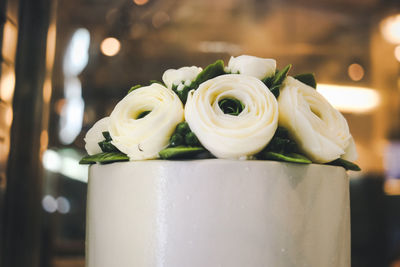 Close-up of white roses