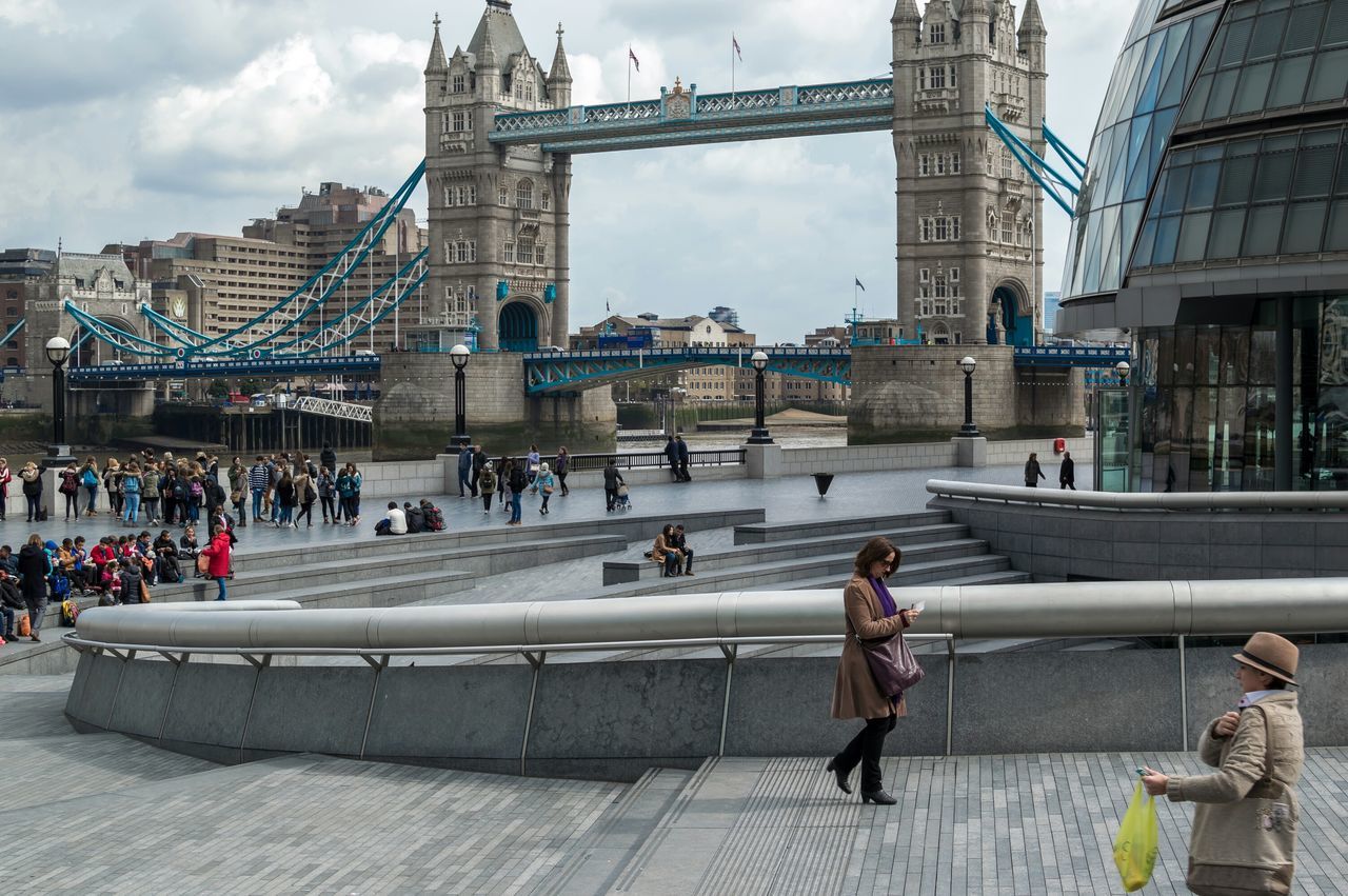 architecture, built structure, building exterior, lifestyles, sky, men, city, person, leisure activity, walking, city life, large group of people, tourism, travel, cloud - sky, travel destinations, famous place, full length, tourist