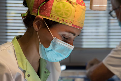 Dentist in hospital