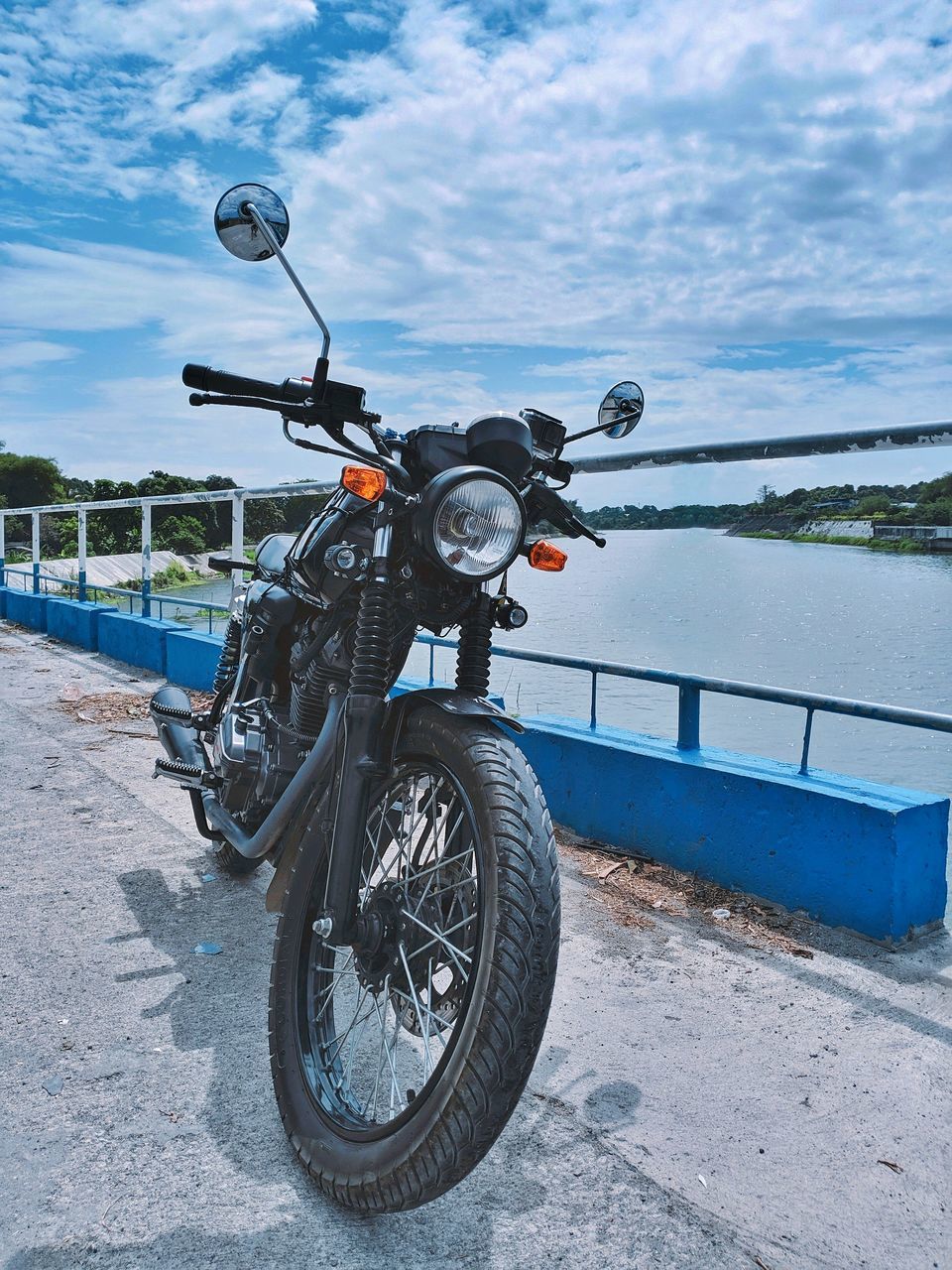 BICYCLE ON STREET BY SEA