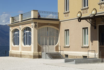 Close up of an elegant art decò building