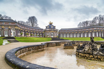 New palace and fountain in hermitage garden, bayreuth, germany