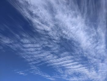 Feathery clouds on the last day of february