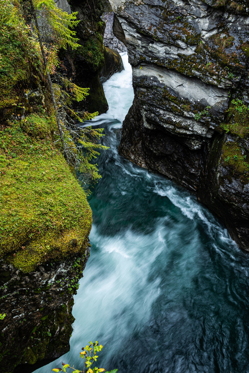 HIGH ANGLE VIEW OF WATERFALL