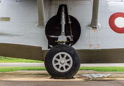 Undercarriage plane wheel