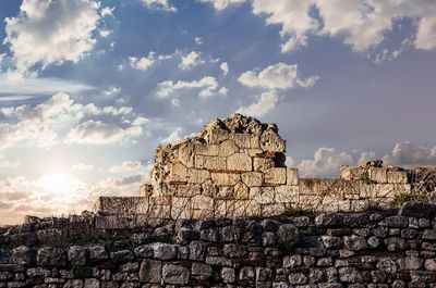 Old ruin building against sky