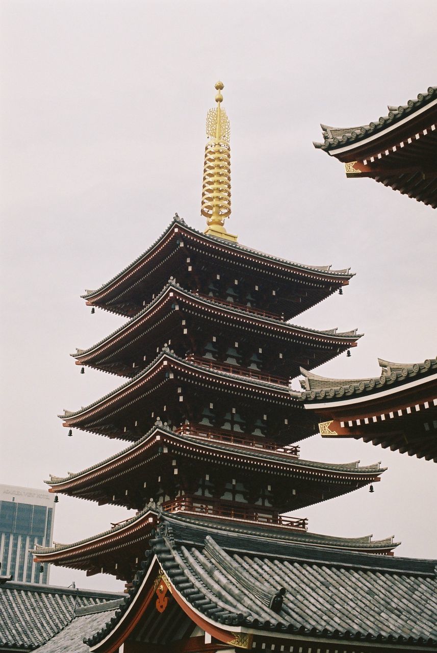 LOW ANGLE VIEW OF PAGODA AGAINST SKY