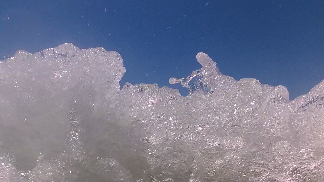 WOMAN SWIMMING UNDERWATER