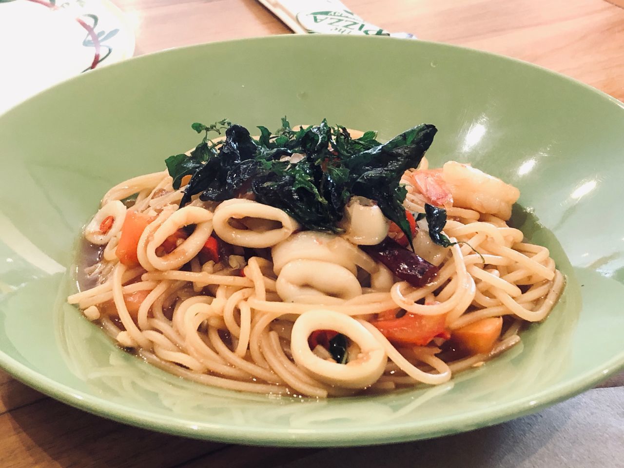 CLOSE-UP OF PASTA IN PLATE