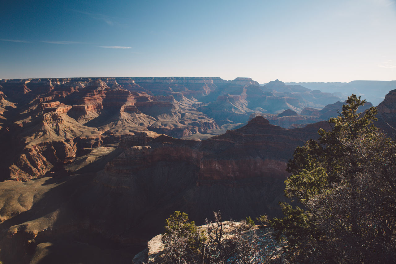 PANORAMIC VIEW OF MOUNTAIN RANGE