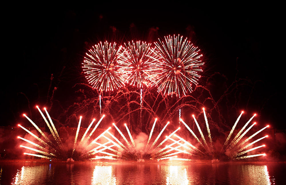 FIREWORKS DISPLAY AT NIGHT