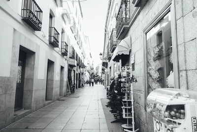 Narrow alley in city