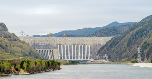 800 fts arched concrete dam of hydroelectric power station 