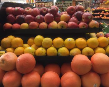 Close-up of oranges in market