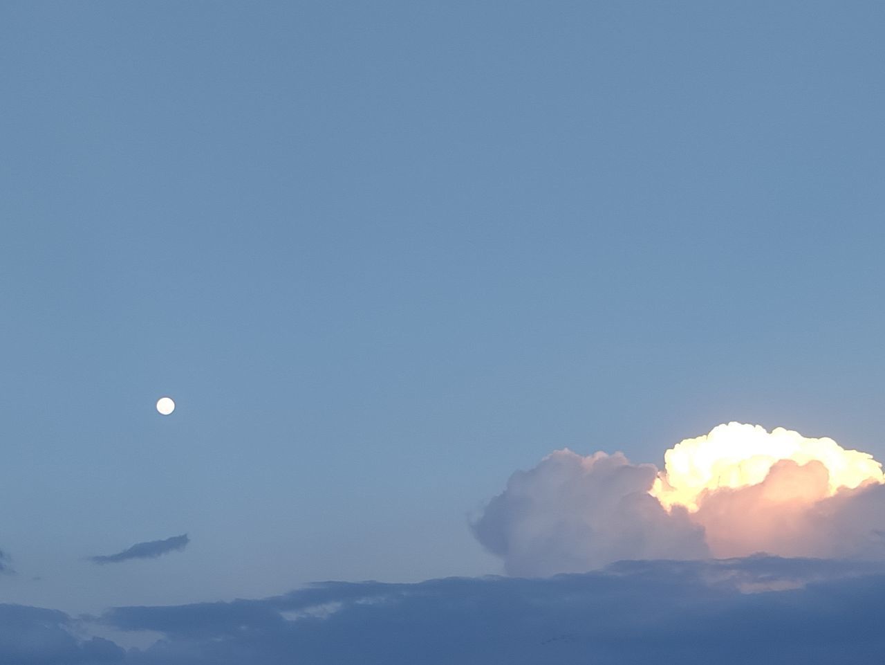 sky, cloud, beauty in nature, moon, nature, scenics - nature, blue, no people, tranquility, horizon, copy space, environment, outdoors, tranquil scene, idyllic, full moon, space, mountain, sunlight, dawn