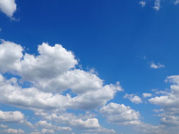 Low angle view of cloudy sky