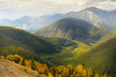 Rolling mountains pedley pass in fall, british columbia, canada