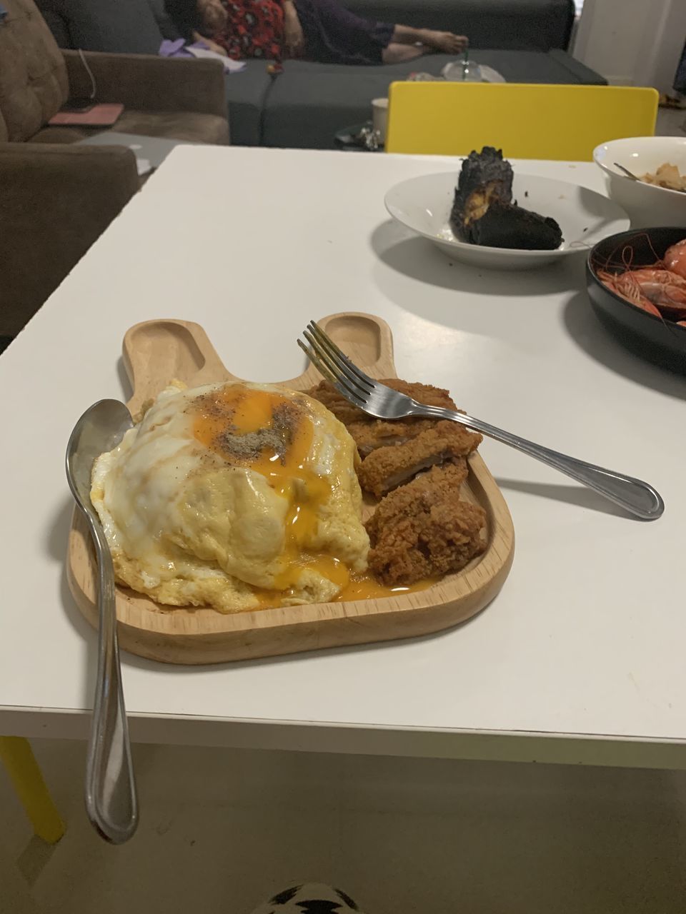 HIGH ANGLE VIEW OF DESSERT ON TABLE