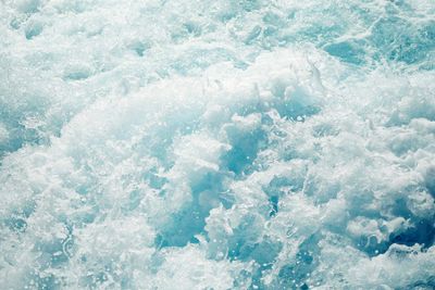 Waves splashing on rocks